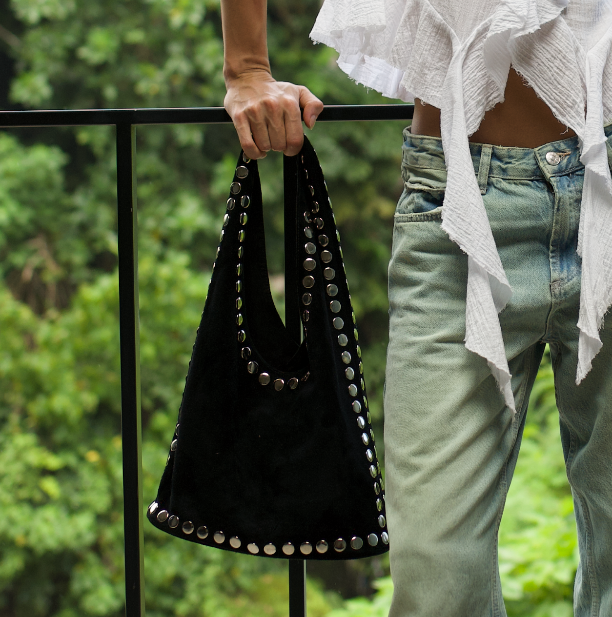 Studded leather bag / Black